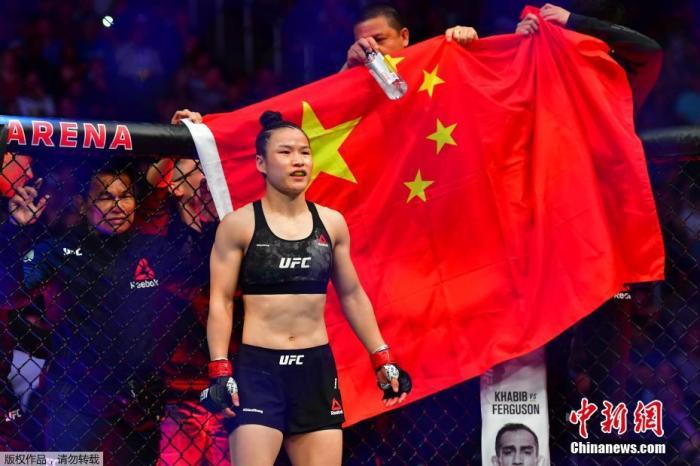 张伟丽卫冕战获评“2020UFC年度最佳比赛”