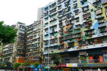 新员工主动加班老板感动一晚后损失惨重 上海房东93套房产套现达4.5亿