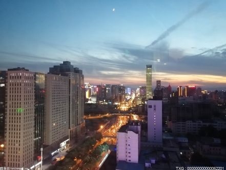 迪士尼IP狐狸精赚走你多少钱 美容院开始“收割”老年人
